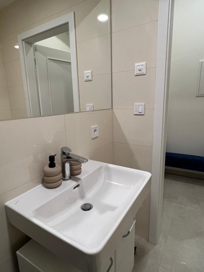 New Apartments Chain Florenc 프라하 외부 사진