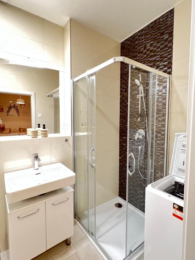 New Apartments Chain Florenc 프라하 외부 사진